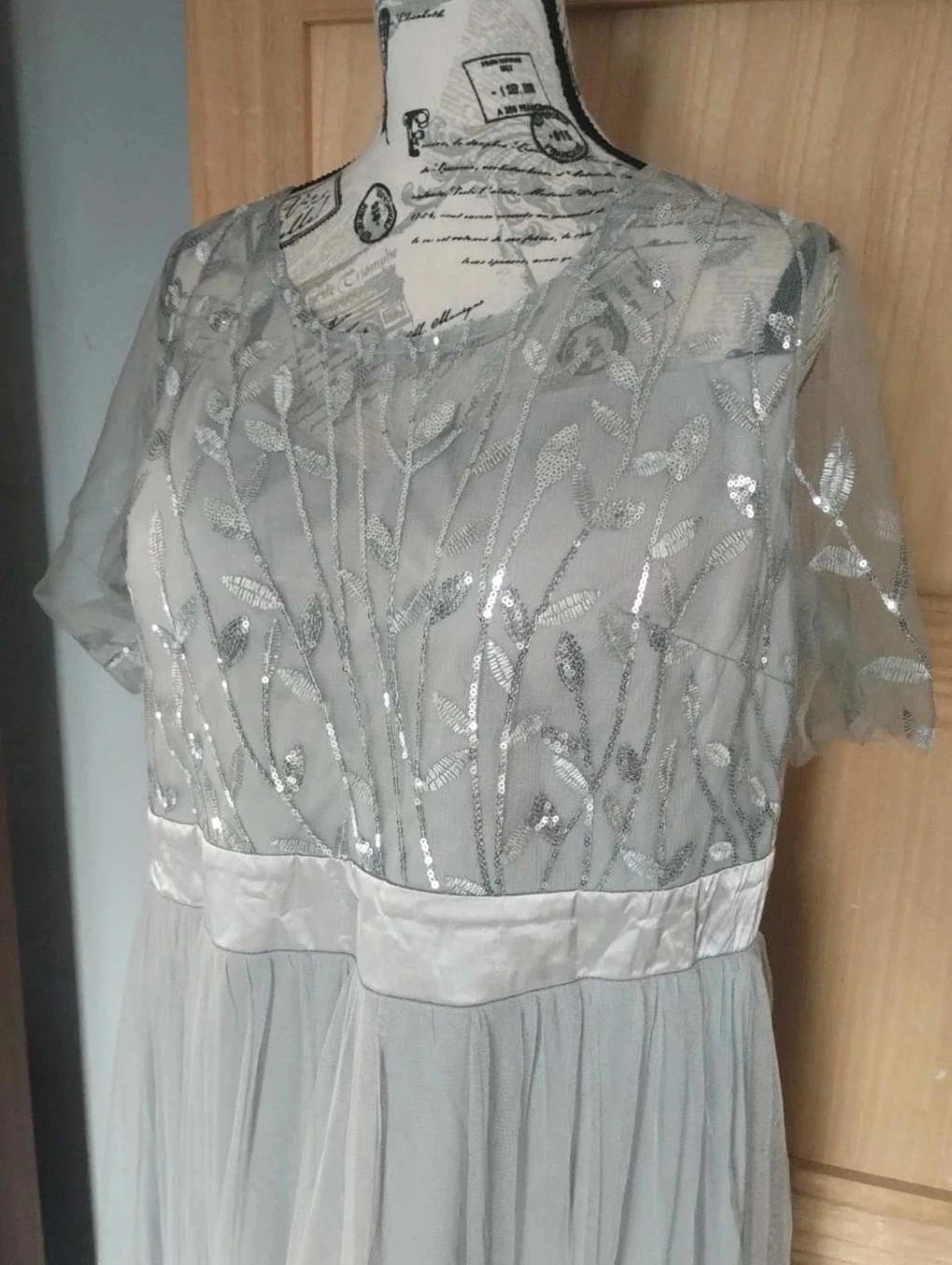 Vestido largo de fiesta con lentejuelas gris XXXL + zapatos de tacón P39 – photo 3